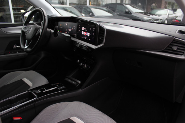 Opel Mokka-e Elegance 50-kWh 11kw bl. / SoH 92,4% / Trekhaak / Camera / Navigatie / CarPlay / 17'' / DAB / Cruise Control