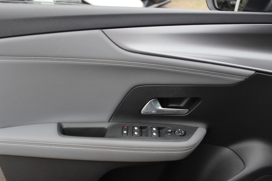 Opel Mokka-e Elegance 50-kWh 11kw bl. / SoH 92,4% / Trekhaak / Camera / Navigatie / CarPlay / 17'' / DAB / Cruise Control