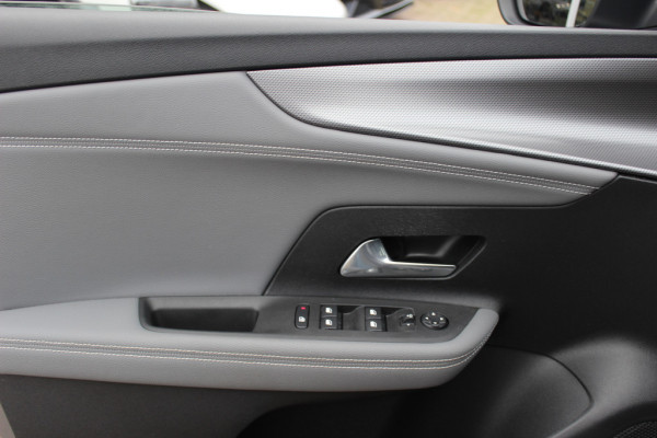 Opel Mokka-e Elegance 50-kWh 11kw bl. / SoH 92,4% / Trekhaak / Camera / Navigatie / CarPlay / 17'' / DAB / Cruise Control