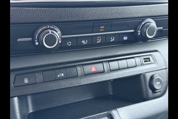 Opel Vivaro-e L2H1 75kWh Autom. 3-Persoons 360°Camera Navi Imperiaal Trekhaak Apple Carplay Android Auto Pdc Cruise Control SOH 88.5% DAB Bluetooth Betonplex Vloer Wandbetimmering Schuifdeur Regen-Lichtsensor 1.000KG Trekgewicht 1e Eigenaar Dealeronderhouden