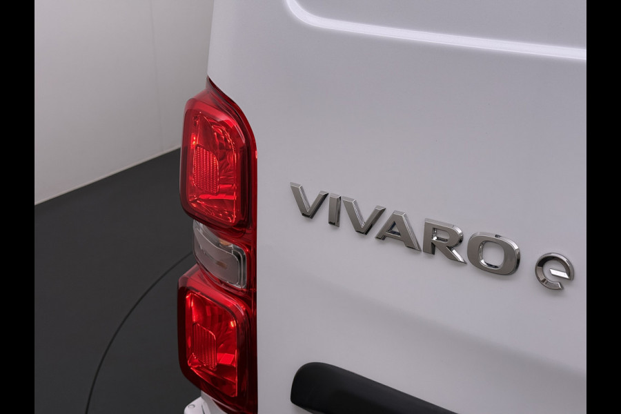 Opel Vivaro-e L2H1 75kWh Autom. 3-Persoons 360°Camera Navi Imperiaal Trekhaak Apple Carplay Android Auto Pdc Cruise Control SOH 88.5% DAB Bluetooth Betonplex Vloer Wandbetimmering Schuifdeur Regen-Lichtsensor 1.000KG Trekgewicht 1e Eigenaar Dealeronderhouden
