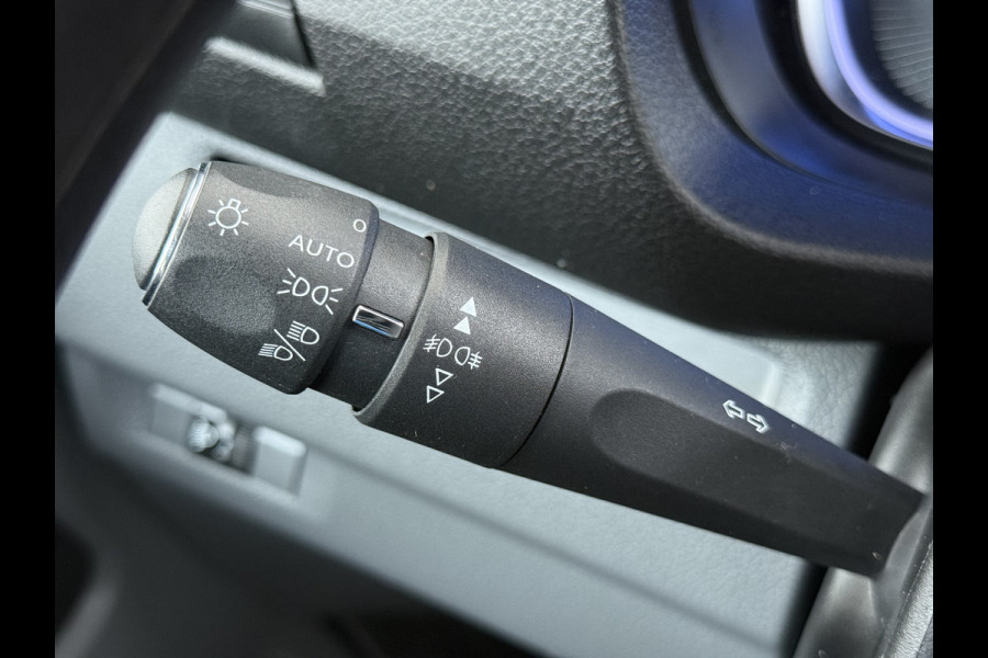 Opel Vivaro-e L2H1 75kWh Autom. 3-Persoons 360°Camera Navi Imperiaal Trekhaak Apple Carplay Android Auto Pdc Cruise Control SOH 88.5% DAB Bluetooth Betonplex Vloer Wandbetimmering Schuifdeur Regen-Lichtsensor 1.000KG Trekgewicht 1e Eigenaar Dealeronderhouden