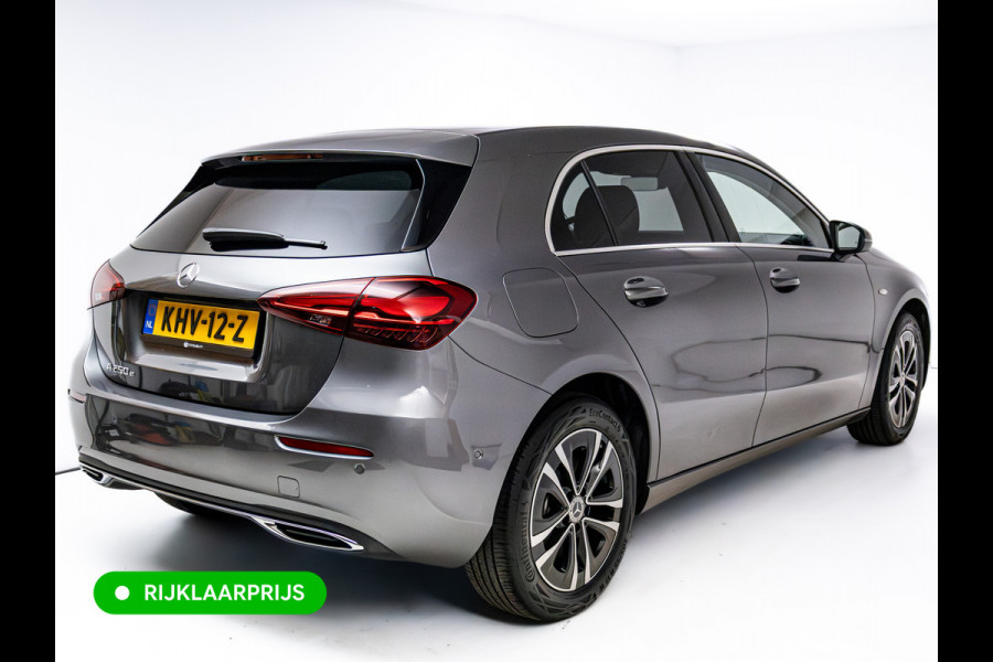 Mercedes-Benz A-Klasse 250 e Business Solution Luxury 218 PK | Adaptieve Cruise | Stoel- & Stuurverwarming | Camara | Navigatie | App. connect | Climate control | Automatisch inparkeren