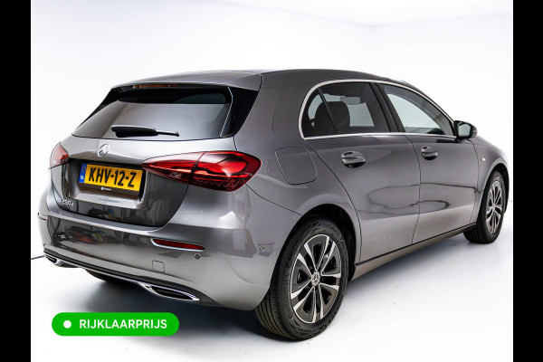 Mercedes-Benz A-Klasse 250 e Business Solution Luxury 218 PK | Adaptieve Cruise | Stoel- & Stuurverwarming | Camara | Navigatie | App. connect | Climate control | Automatisch inparkeren