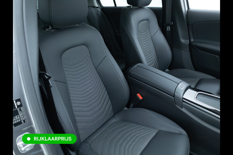 Mercedes-Benz A-Klasse 250 e Business Solution Luxury 218 PK | Adaptieve Cruise | Stoel- & Stuurverwarming | Camara | Navigatie | App. connect | Climate control | Automatisch inparkeren