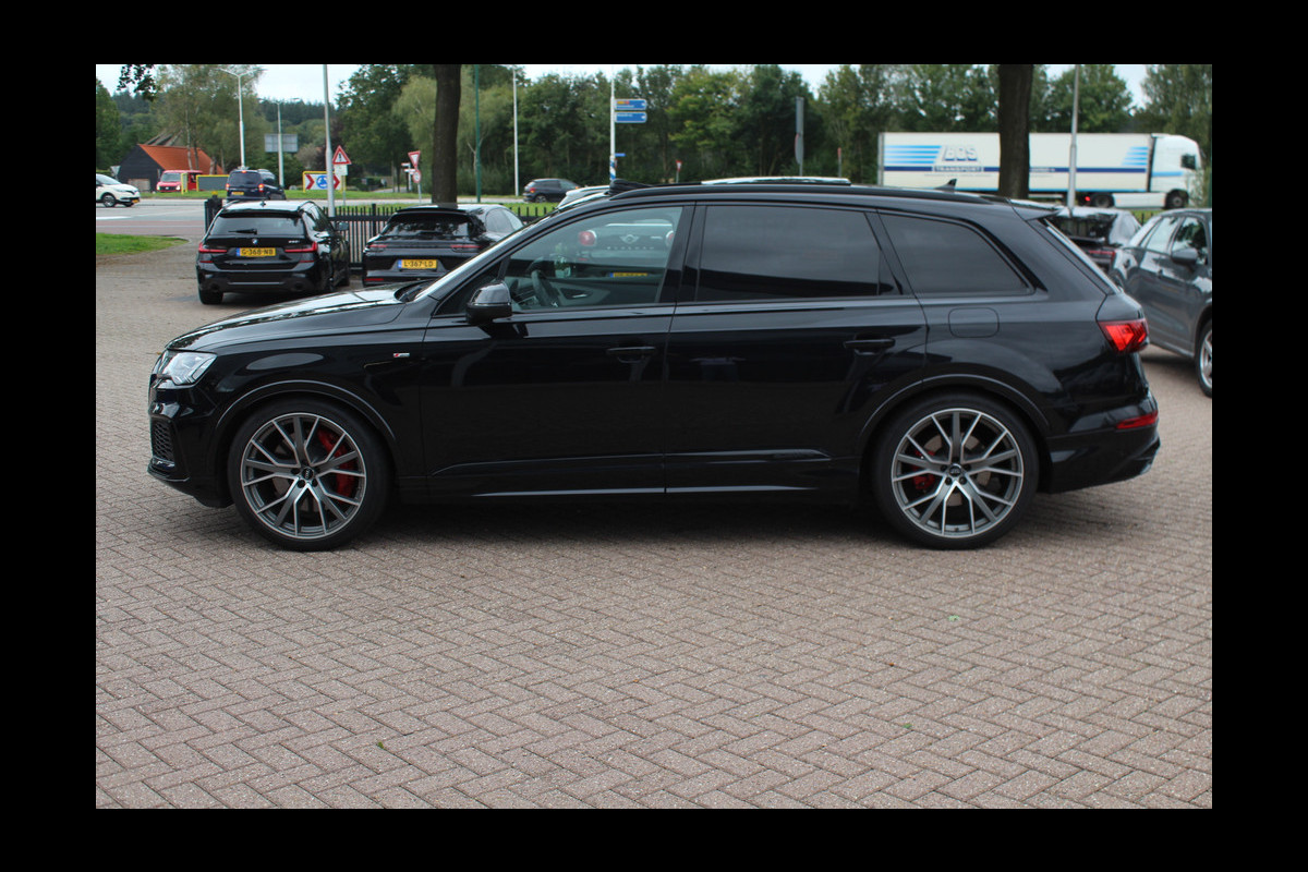 Audi Q7 60 TFSI e quattro Pro Line S Competition / Trekhaak / Panoramadak / 360Camera / Head-up / Softclose / Laser LED / Luchtvering / 22'' / B&O / RS Seats / Keyless / Stuur+Stoelverwarming / Dodehoek / DAB / ACC