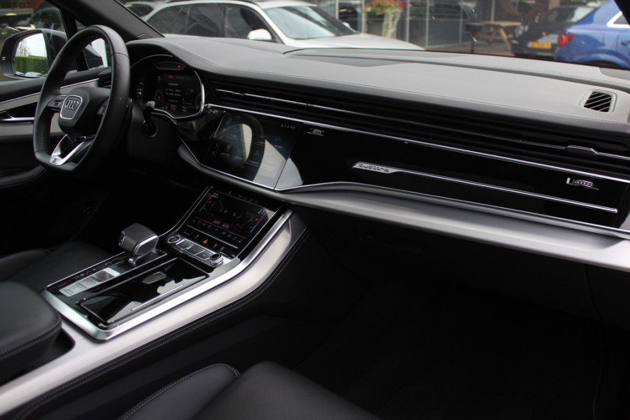 Audi Q7 60 TFSI e quattro Pro Line S Competition / Trekhaak / Panoramadak / 360Camera / Head-up / Softclose / Laser LED / Luchtvering / 22'' / B&O / RS Seats / Keyless / Stuur+Stoelverwarming / Dodehoek / DAB / ACC