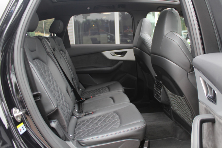 Audi Q7 60 TFSI e quattro Pro Line S Competition / Trekhaak / Panoramadak / 360Camera / Head-up / Softclose / Laser LED / Luchtvering / 22'' / B&O / RS Seats / Keyless / Stuur+Stoelverwarming / Dodehoek / DAB / ACC