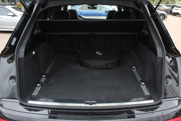 Audi Q7 60 TFSI e quattro Pro Line S Competition / Trekhaak / Panoramadak / 360Camera / Head-up / Softclose / Laser LED / Luchtvering / 22'' / B&O / RS Seats / Keyless / Stuur+Stoelverwarming / Dodehoek / DAB / ACC