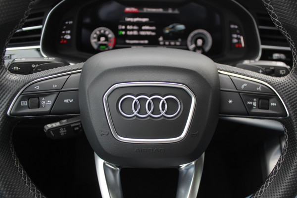 Audi Q7 60 TFSI e quattro Pro Line S Competition / Trekhaak / Panoramadak / 360Camera / Head-up / Softclose / Laser LED / Luchtvering / 22'' / B&O / RS Seats / Keyless / Stuur+Stoelverwarming / Dodehoek / DAB / ACC