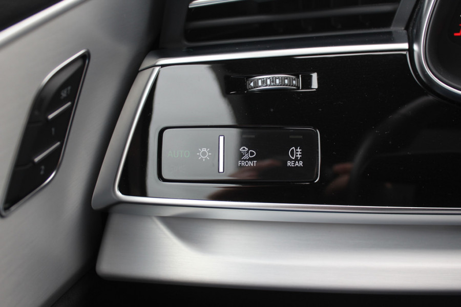 Audi Q7 60 TFSI e quattro Pro Line S Competition / Trekhaak / Panoramadak / 360Camera / Head-up / Softclose / Laser LED / Luchtvering / 22'' / B&O / RS Seats / Keyless / Stuur+Stoelverwarming / Dodehoek / DAB / ACC