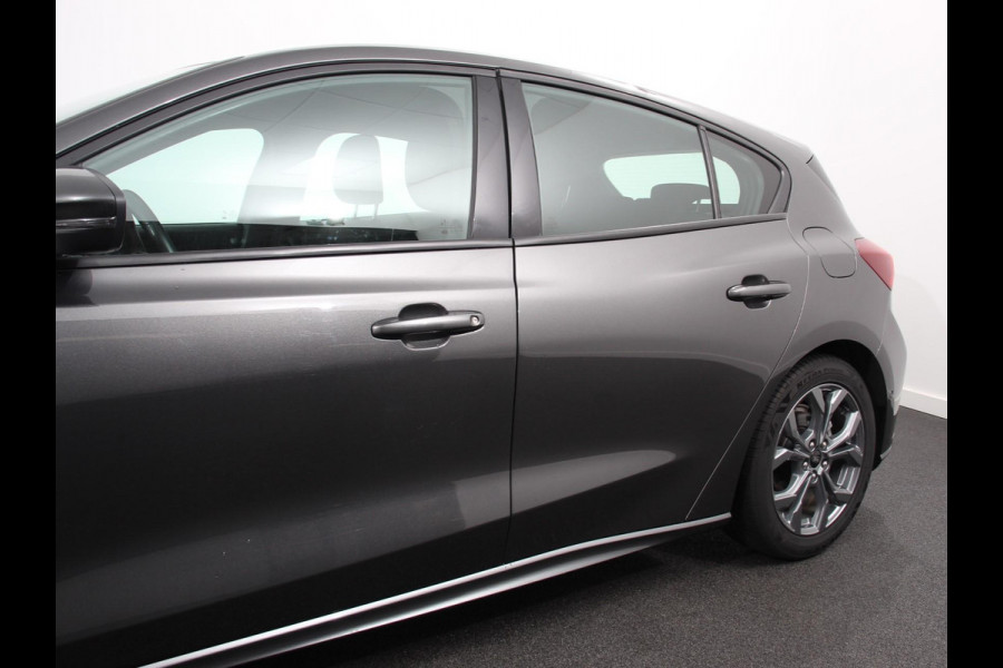 Ford Focus 1.0 Focus 125 PK HB ST-Line Automaat Navigatie Climate control cruise control Carplay LM velgen Parkeersensoren Led Matrix koplampen