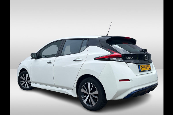 Nissan Leaf Acenta 40 kWh / Camera / CarPlay / 16'' / Keyless / Dodehoek / DAB / ACC