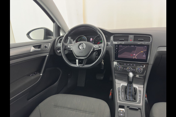 Volkswagen e-Golf e-Golf * FULL-LED | NAVI-FULLMAP | KEYLESS | AMBIENT-LIGHT | ECC |  PDC | 16''ALU*