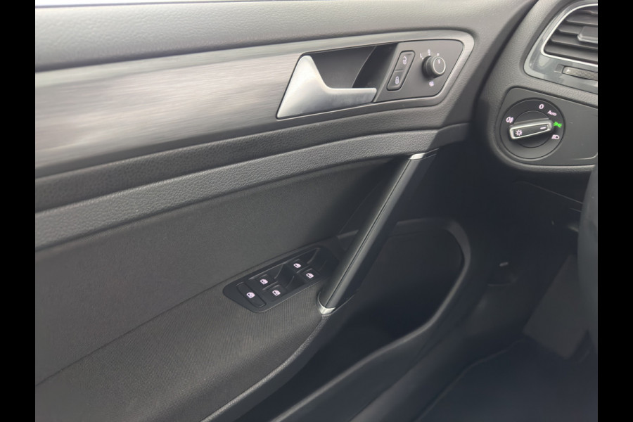 Volkswagen e-Golf e-Golf * FULL-LED | NAVI-FULLMAP | KEYLESS | AMBIENT-LIGHT | ECC |  PDC | 16''ALU*