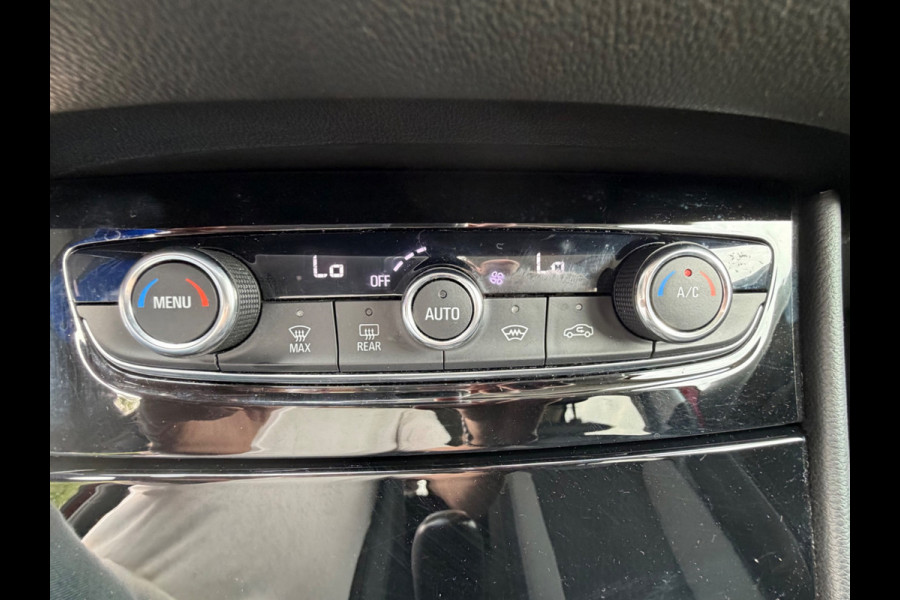 Opel Grandland X 1.2 Turbo Ultimate, 31000 km, achteruitrijcamera, trekhaak, navigatie, 1/2 leder, nieuwstaat