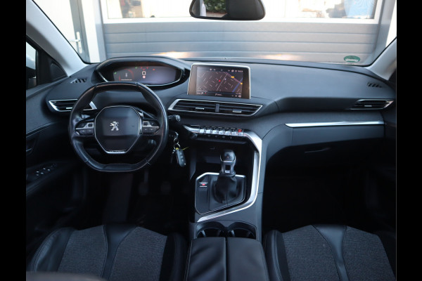 Peugeot 3008 Allure Navi / Pano / Climate / Pdc Nieuwe D-riem/ All-season banden/ Keurige auto