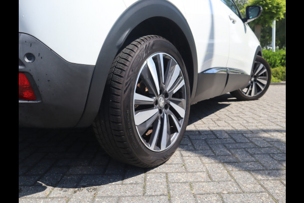 Peugeot 3008 Allure Navi / Pano / Climate / Pdc Nieuwe D-riem/ All-season banden/ Keurige auto