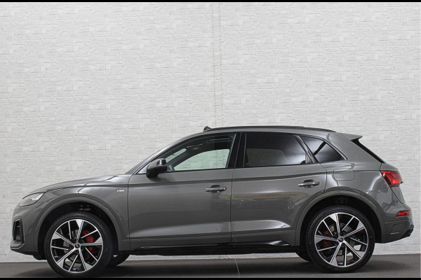Audi Q5 55 367pk Competition #RS-Leder | ACC | Panorama | Lane Assist | 21" | Sfeerverlichting | Camera | Carplay | Stuurwielverwarming | Black Optic | Draadloos laden | Sportstoelen | 91000,= Nw.Pr. | 10-2024 | 23dkm! | Fabr. Garantie.