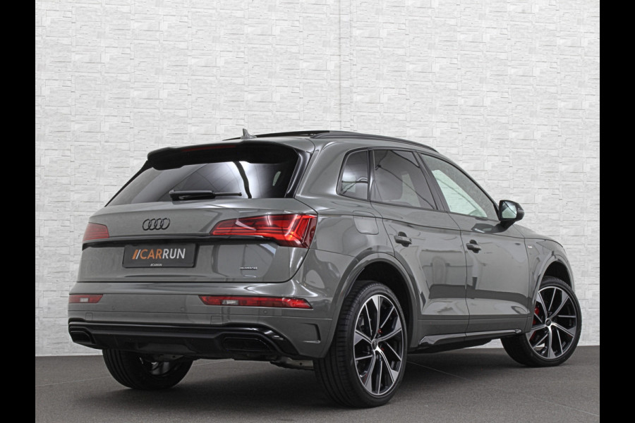 Audi Q5 55 367pk Competition #RS-Leder | ACC | Panorama | Lane Assist | 21" | Sfeerverlichting | Camera | Carplay | Stuurwielverwarming | Black Optic | Draadloos laden | Sportstoelen | 91000,= Nw.Pr. | 10-2024 | 23dkm! | Fabr. Garantie.