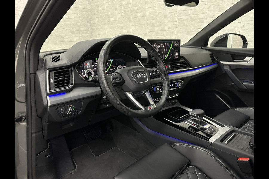 Audi Q5 55 367pk Competition #RS-Leder | ACC | Panorama | Lane Assist | 21" | Sfeerverlichting | Camera | Carplay | Stuurwielverwarming | Black Optic | Draadloos laden | Sportstoelen | 91000,= Nw.Pr. | 10-2024 | 23dkm! | Fabr. Garantie.