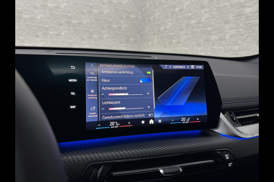 BMW X1 18i M-Sport Performance-Pack | Panorama | Sportstoelen | Carbon | Keyless-Entry | Sfeerverlichting | Achteruitrij-Camera | 5x op voorraad | Carplay | Full-LED | Black-Optic | Getint Glas | Stoelverwarming | Draadloos Laden |