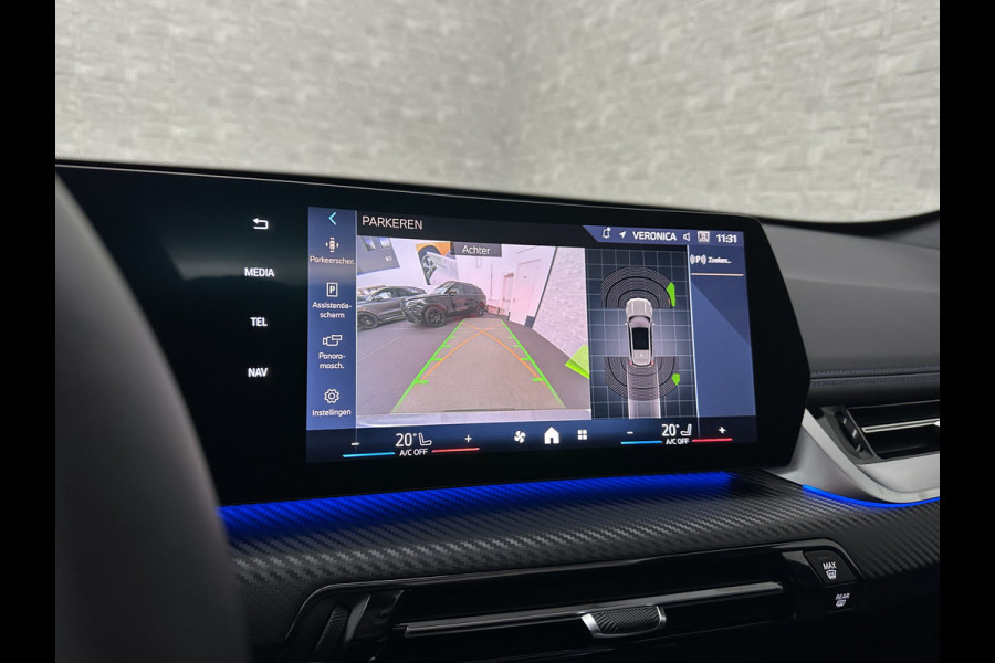BMW X1 18i M-Sport Performance-Pack | Panorama | Sportstoelen | Carbon | Keyless-Entry | Sfeerverlichting | Achteruitrij-Camera | 5x op voorraad | Carplay | Full-LED | Black-Optic | Getint Glas | Stoelverwarming | Draadloos Laden |