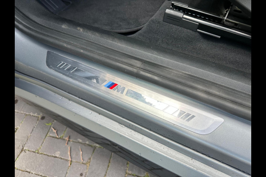 BMW iX1 xDrive30 Launch Edition 67 kWh | M-Pakket | Trekhaak | Camera | Leer | NL-Auto |