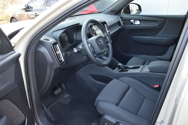 Volvo EX40 Extended Range Business edition 82 kWh | ACC | Blis | Climate pack | Camera | 19 "LMV