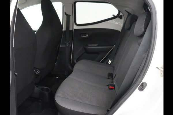 Toyota Aygo 1.0 VVT-i x-joy | Carplay | Camera | Cruise control | Climate control | Bluetooth | DAB