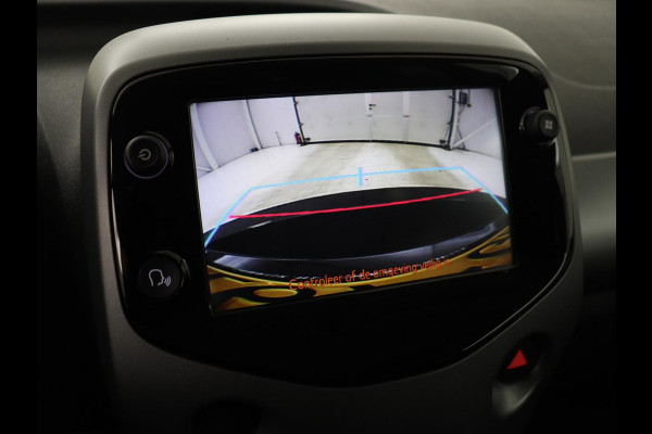Toyota Aygo 1.0 VVT-i x-joy | Carplay | Camera | Cruise control | Climate control | Bluetooth | DAB