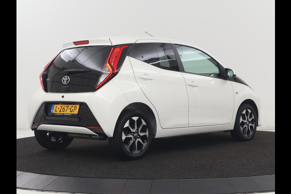Toyota Aygo 1.0 VVT-i x-joy | Carplay | Camera | Cruise control | Climate control | Bluetooth | DAB