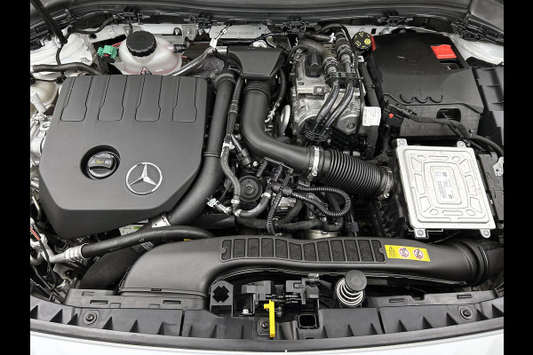 Mercedes-Benz B-Klasse 250 e AMG Plug-In Hybride AMG Line | Panoramadak | Multispaaks velgen | Memory Pakket | Trekhaak Inclusief 24 maanden MB Certified garantie voor Europa.