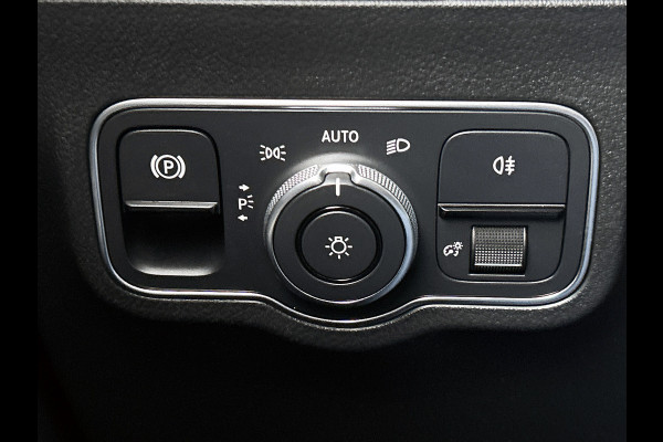 Mercedes-Benz B-Klasse 250 e AMG Plug-In Hybride AMG Line | Panoramadak | Multispaaks velgen | Memory Pakket | Trekhaak Inclusief 24 maanden MB Certified garantie voor Europa.