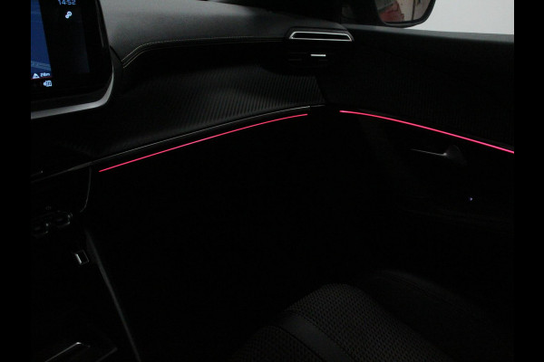 Peugeot 2008 1.2 PureTech 130 GT Cimate control Cruise control LED Achteruitrij camera Navigatie Parkeersensor achter Lichtmetalen velgen Led Dab