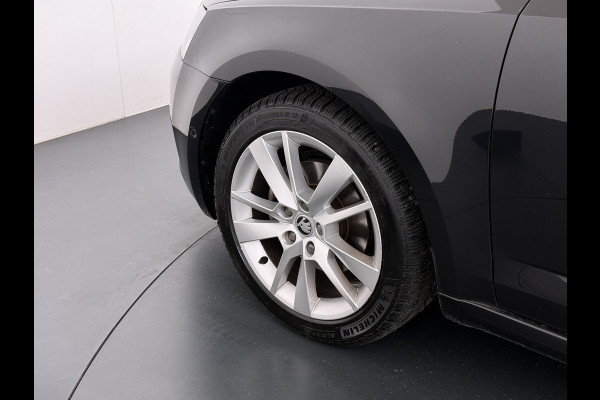 Škoda Octavia Combi 1.0TSI 116PK Stoelverwarming Elek.Achterklep Keyless Canton®-Soundsysteem Navi Ecc Apple Carplay Android Auto Cruise Contr Lmv 17" Bluetooth Isofix Led Multi-display colour DAB WiFi