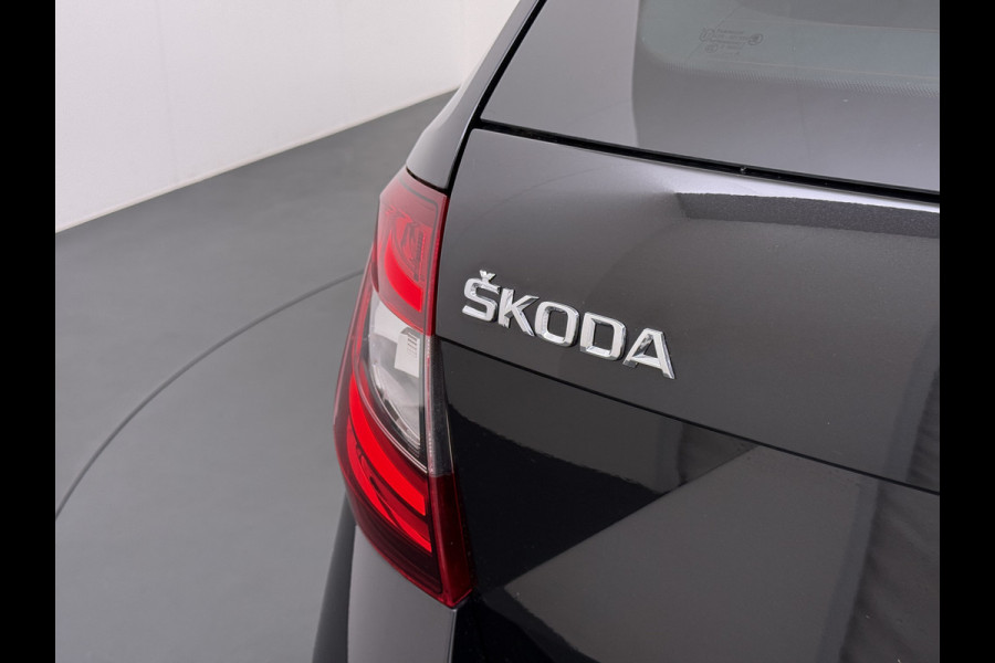 Škoda Octavia Combi 1.0TSI 116PK Stoelverwarming Elek.Achterklep Keyless Canton®-Soundsysteem Navi Ecc Apple Carplay Android Auto Cruise Contr Lmv 17" Bluetooth Isofix Led Multi-display colour DAB WiFi