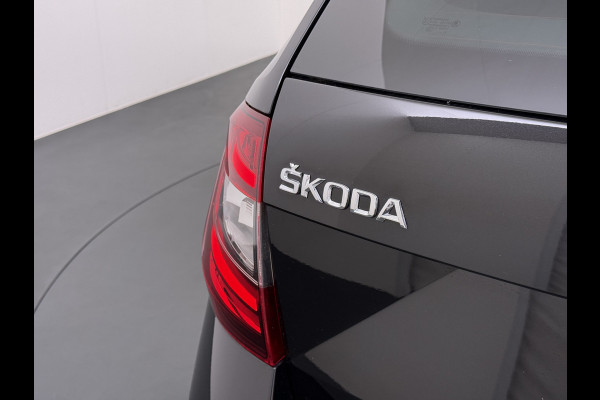 Škoda Octavia Combi 1.0TSI 116PK Stoelverwarming Elek.Achterklep Keyless Canton®-Soundsysteem Navi Ecc Apple Carplay Android Auto Cruise Contr Lmv 17" Bluetooth Isofix Led Multi-display colour DAB WiFi