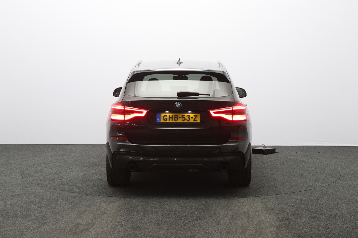 BMW X3 xDrive30e 293 PK High Executive M-Sport PHEV, Leder-Alcantara, Trekhaak, Adap. Cruise Control