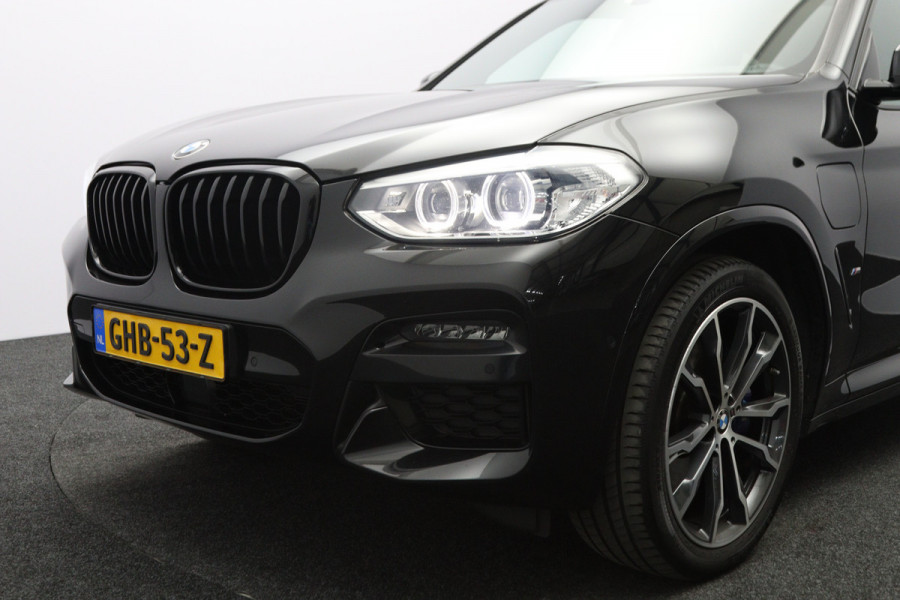 BMW X3 xDrive30e 293 PK High Executive M-Sport PHEV, Leder-Alcantara, Trekhaak, Adap. Cruise Control