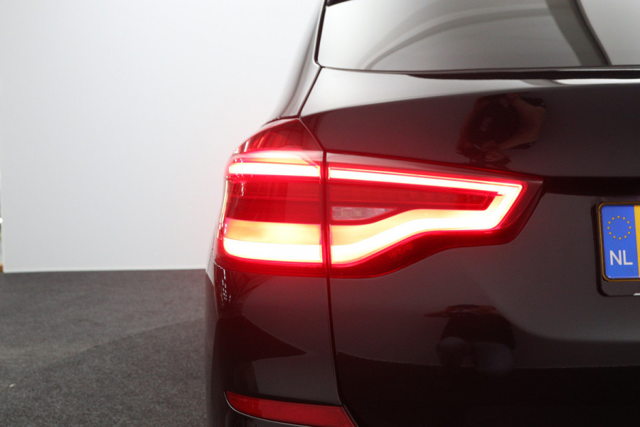 BMW X3 xDrive30e 293 PK High Executive M-Sport PHEV, Leder-Alcantara, Trekhaak, Adap. Cruise Control