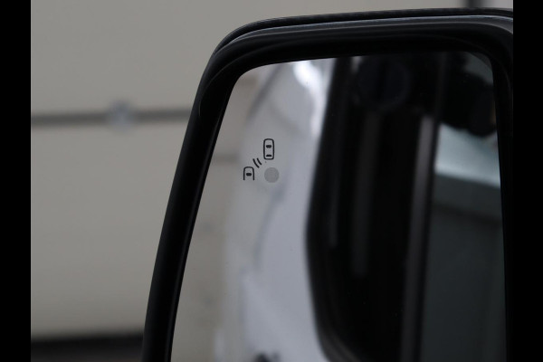 Ford Transit Custom 340 2.0 TDCI L1H2 Trend | 3 zitplaatsen | Stoelverwarming | Voorruitverwarming | Camera | PDC voor/ achter | Full LED |