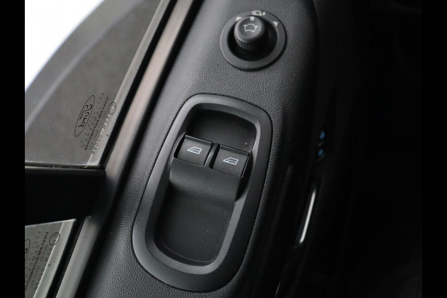 Ford Transit Custom 340 2.0 TDCI L1H2 Trend | 3 zitplaatsen | Stoelverwarming | Voorruitverwarming | Camera | PDC voor/ achter | Full LED |