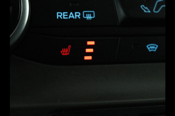 Ford Transit Custom 340 2.0 TDCI L1H2 Trend | 3 zitplaatsen | Stoelverwarming | Voorruitverwarming | Camera | PDC voor/ achter | Full LED |