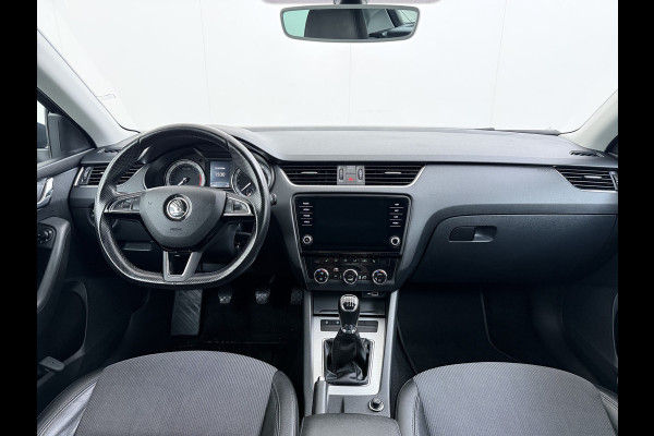 Škoda Octavia 1.0TSI 116PK Stoelverwarming Trekhaak Apple Carplay Android Auto Navi Ecc Cruise Control Pdc Lmv 17" Led WLAN Bluetooth Isofix Dealeronderhouden 1.300KG Trekgewicht 1e Eigenaar Origineel Nederlandse Auto