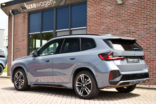BMW X1 xDrive30e M-Sport Plus Stormbay Pano ACC HUD 360-cam 19inch