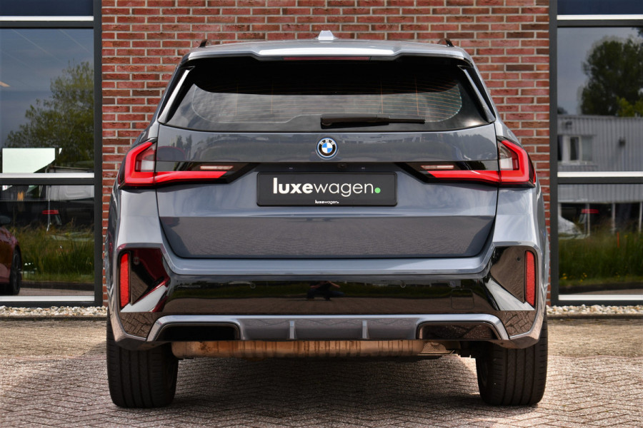 BMW X1 xDrive30e M-Sport Plus Stormbay Pano ACC HUD 360-cam 19inch