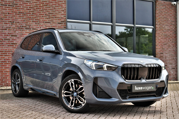 BMW X1 xDrive30e M-Sport Plus Stormbay Pano ACC HUD 360-cam 19inch