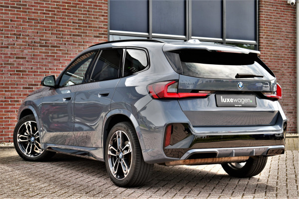 BMW X1 xDrive30e M-Sport Plus Stormbay Pano ACC HUD 360-cam 19inch