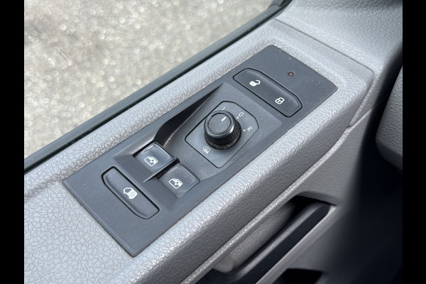 Volkswagen Transporter 2.0 TDI L1H1 28 | Led | Trekhaak | Navi | Carplay | Camera